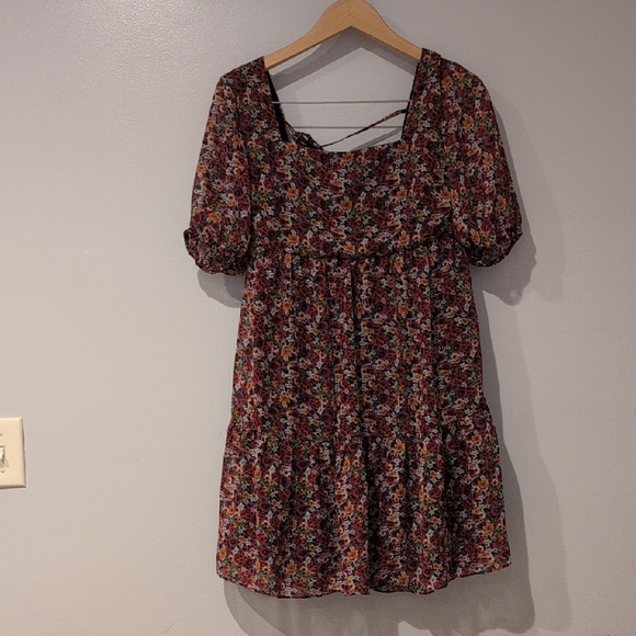 BCBGeneration Dresses & Skirts - BCBGeneration Mini Floral Tiered Dress Size 4